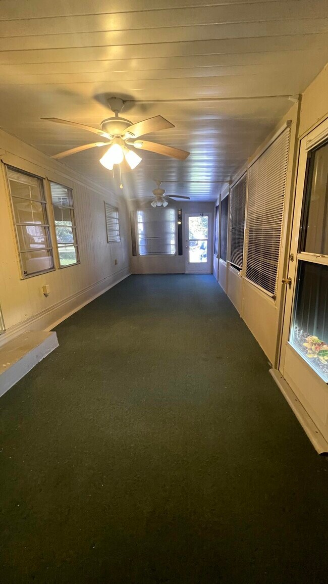 Building Photo - 139 Vindale Ave