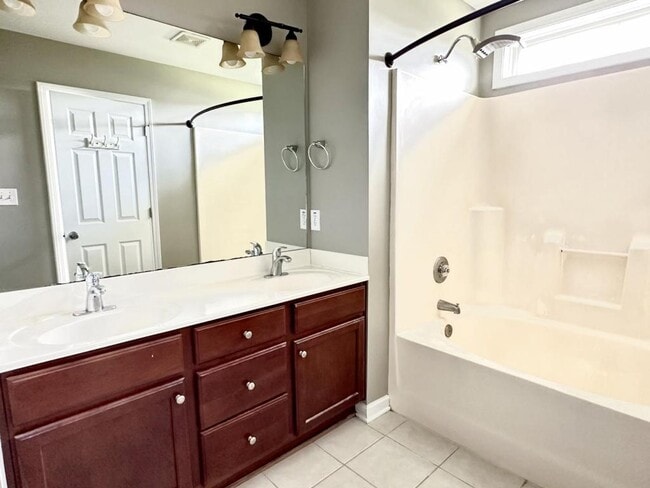 Building Photo - 508 Fairfield Cir