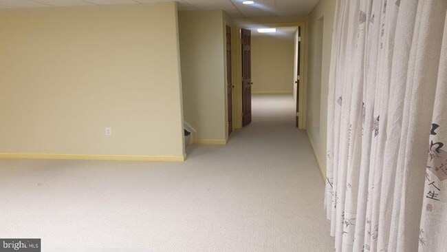 Building Photo - 9607 Laurel Oak Dr