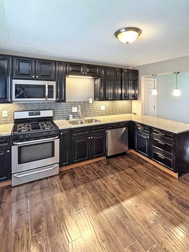 Building Photo - 2821 Sugar Tree Ln