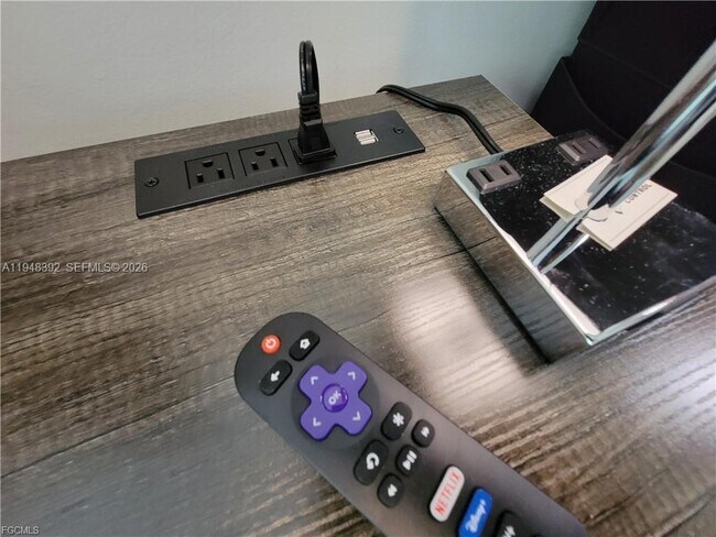 Building Photo - 237 SW 47th St