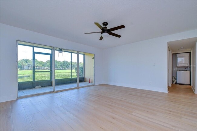 Building Photo - 200 Country Club Dr