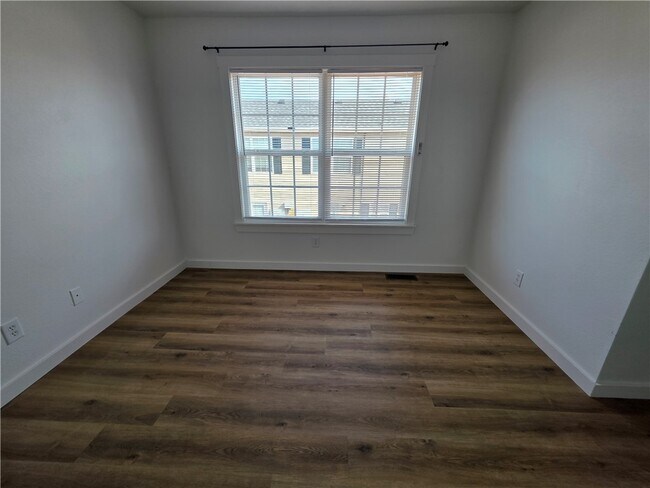 Building Photo - 2300 SE Jayel Terrace