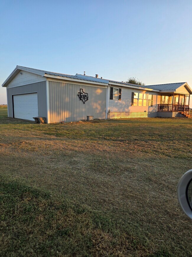 Primary Photo - 187 County Rd 4113