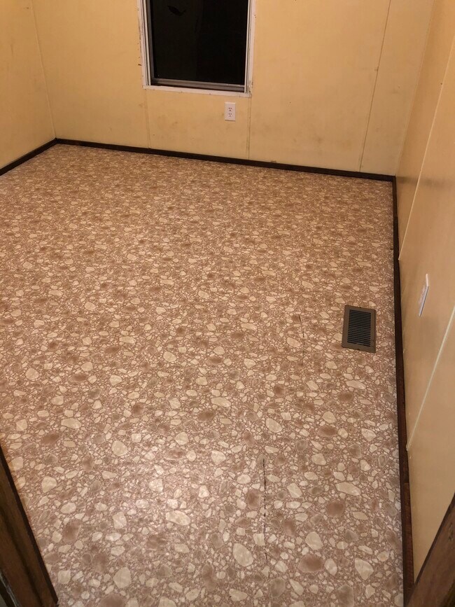 Building Photo - 317 Wood Gate Dr