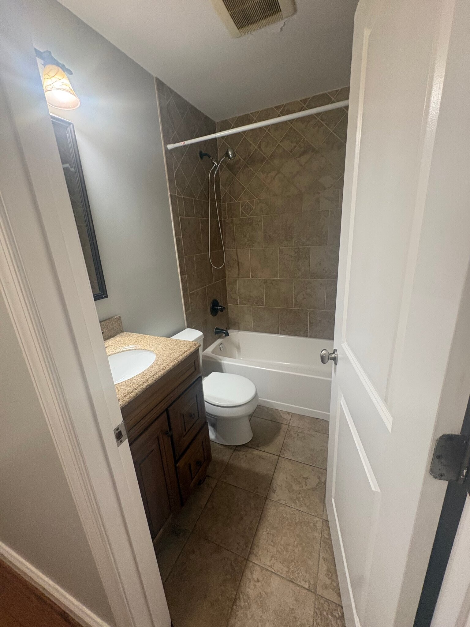 Building Photo - 2812 Oswego Ave