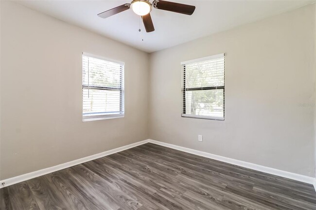 Building Photo - 6806 Lyman Ave