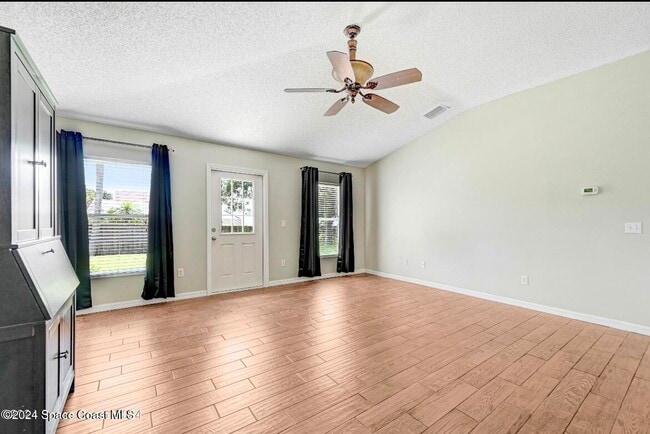 Building Photo - 2711 Stratford Pointe Dr