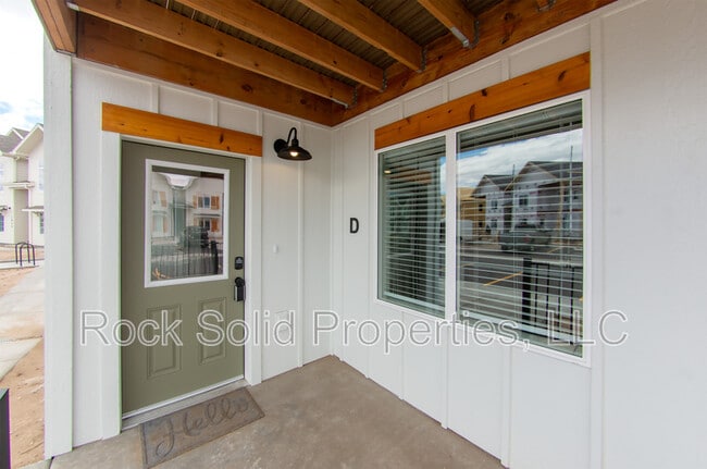 Building Photo - 1900 Good Hearted Pl