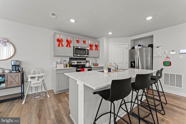 Building Photo - 140 Wood Walk Ave