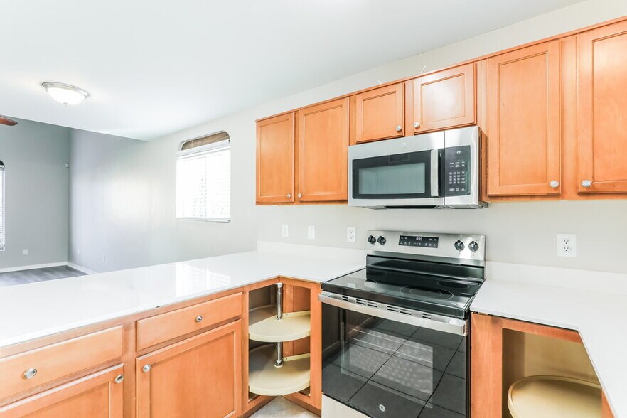 Building Photo - 6866 S Camino De Azar