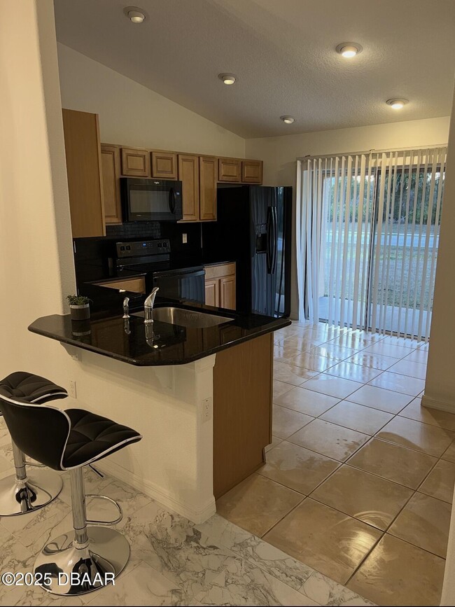 Building Photo - 2 Sebastian Ct