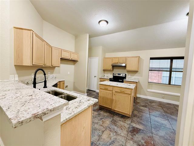 Building Photo - 707 S Highland Dr