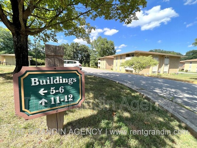 Building Photo - 5260 Crossbow Cir