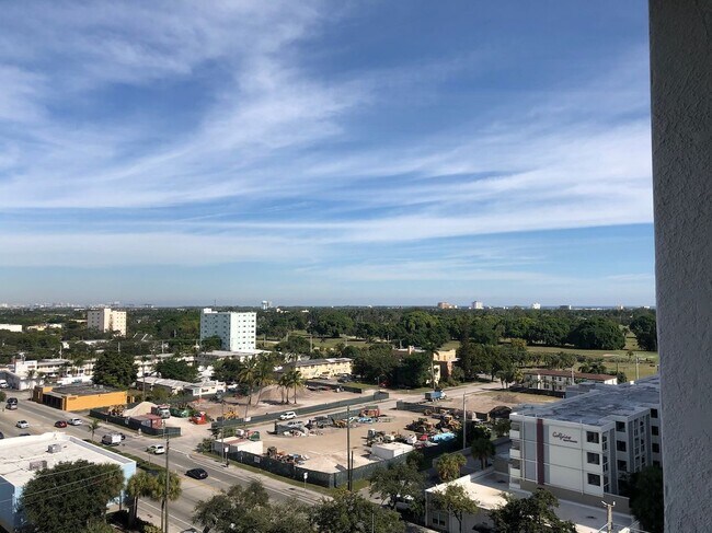 Building Photo - 1830 Radius Dr