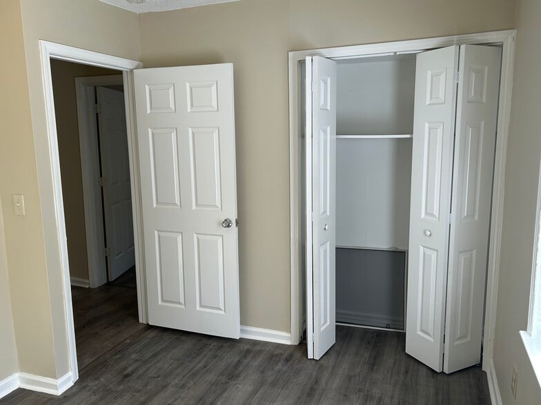 Bedroom #2 - 522 Lee St