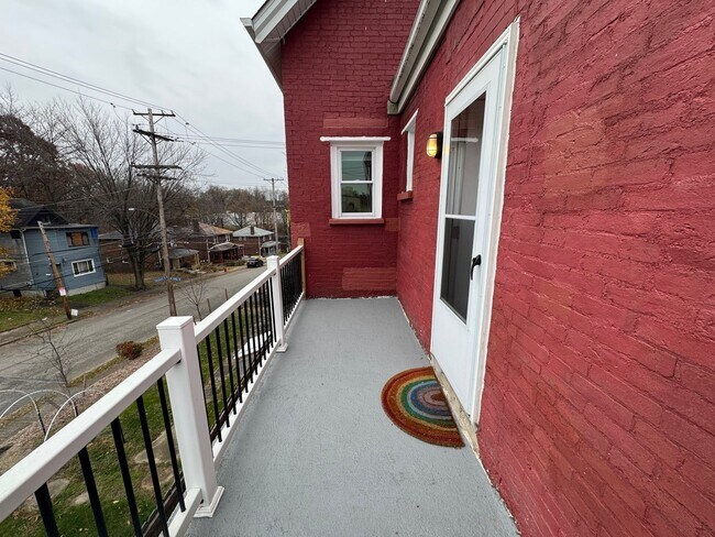 Building Photo - Charming 5BR Home in the Heart of Pittsbur...