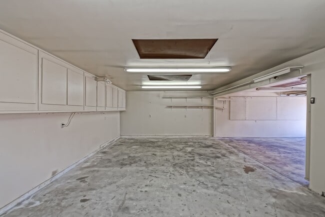 Building Photo - SPACIOUS, BRIGHT & AIRY, 3BR2BA HOME W/ GREAT OUTDOOR SPACE, LARGE DRIVEWAY W/ COVERED CARPORT & ...