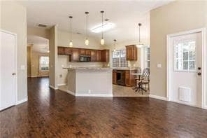 Building Photo - 4249 Pinewood Dr