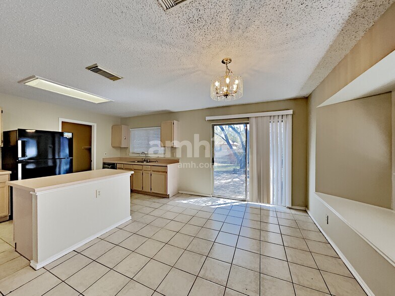 Building Photo - 6322 Regency Ct