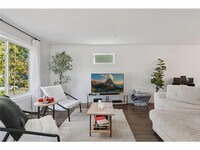 Building Photo - 2084 Reaney Ave E