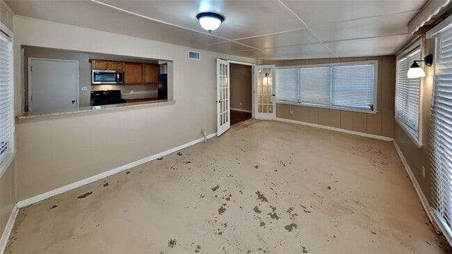 Building Photo - 2640 Manchester Dr
