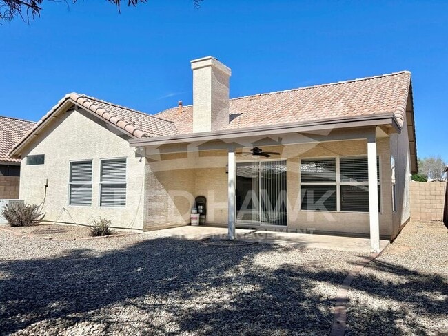 Building Photo - 721 E Sheffield Ave