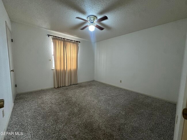 Building Photo - 724 Espada Dr