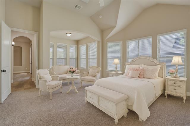 Building Photo - 855 Forest St