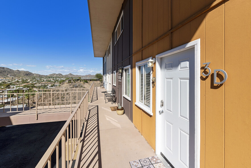 Building Photo - 1057 E Butler Dr