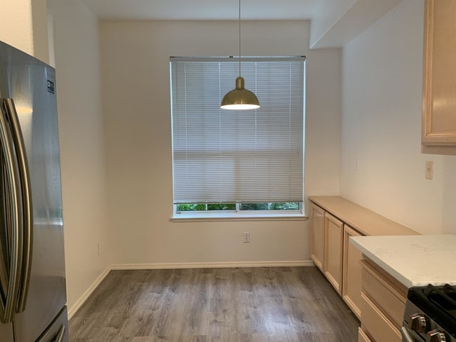 Building Photo - 563 Shoal Cir