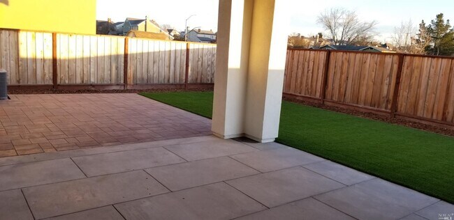 Building Photo - 2518 Barley Ln