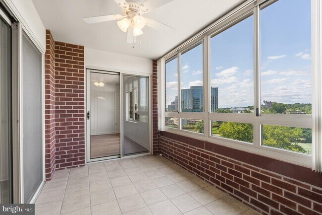 Building Photo - 2151 Jamieson Ave