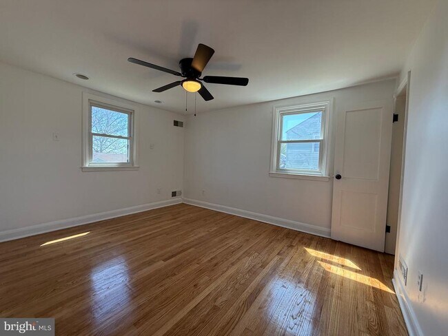 Building Photo - 6134 Marglenn Ave