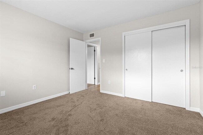 Building Photo - 350 79th Ave N