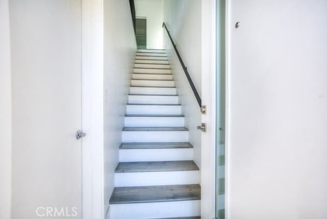 Building Photo - 11639 Burbank Blvd