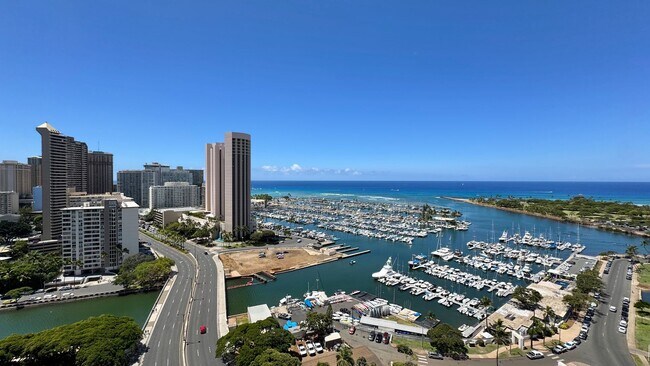 Building Photo - Available NOW - Highly Desired 2 BED 2 BAT...