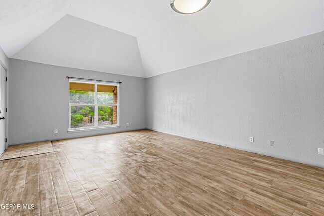 Building Photo - 4433 N Stanton St