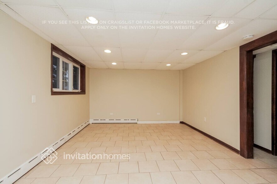 Building Photo - 129 E Central Ave