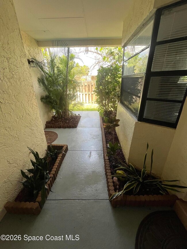 Building Photo - 190 Seawind Dr