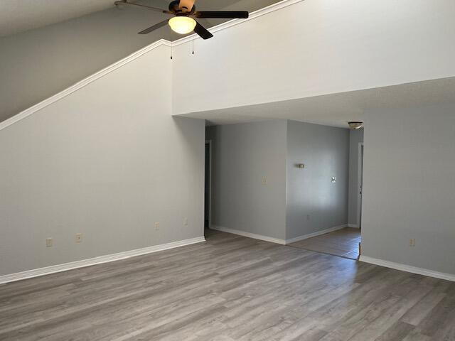 Building Photo - Pet friendly and ready for move in!