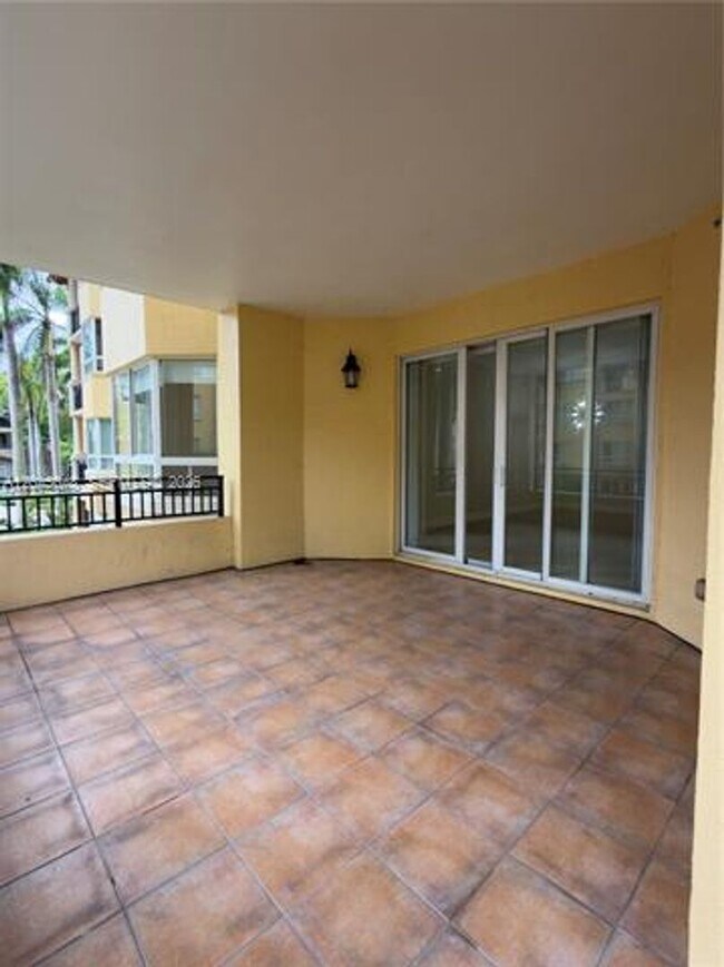 Building Photo - 16100 Emerald Estates Dr