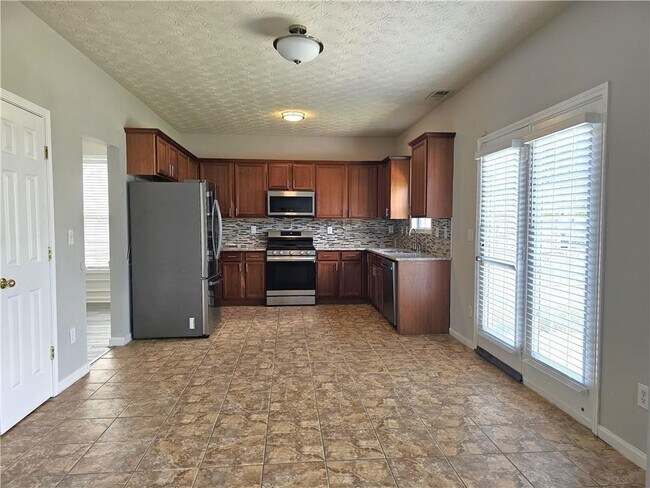 Building Photo - 819 Clairidge Elm Trail SW