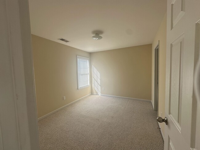 Building Photo - 8516 Shady Elm Dr