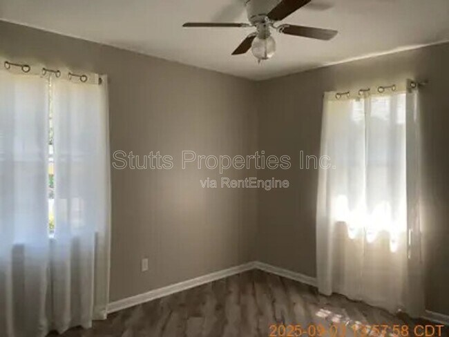Building Photo - 1808 Nassau Blvd