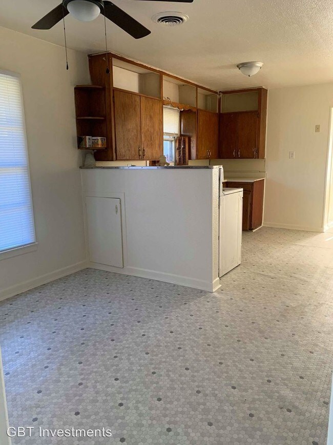 Primary Photo - 3 br, 1 bath Apartment - GBT 914 W Trinity