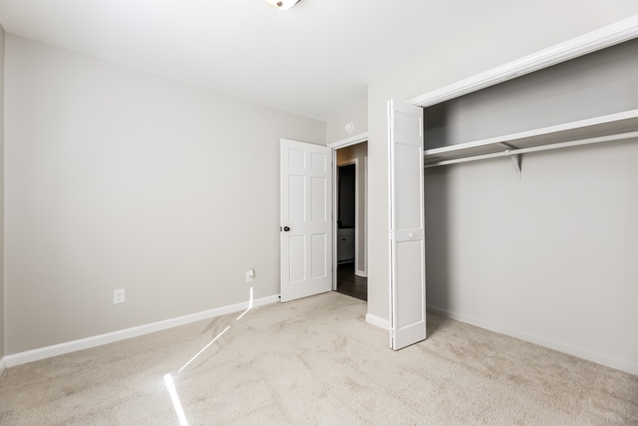 Building Photo - 207 Pinonwood Dr