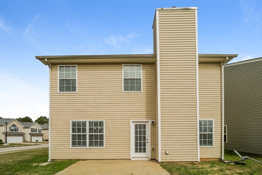 Building Photo - 1550 Leonard St