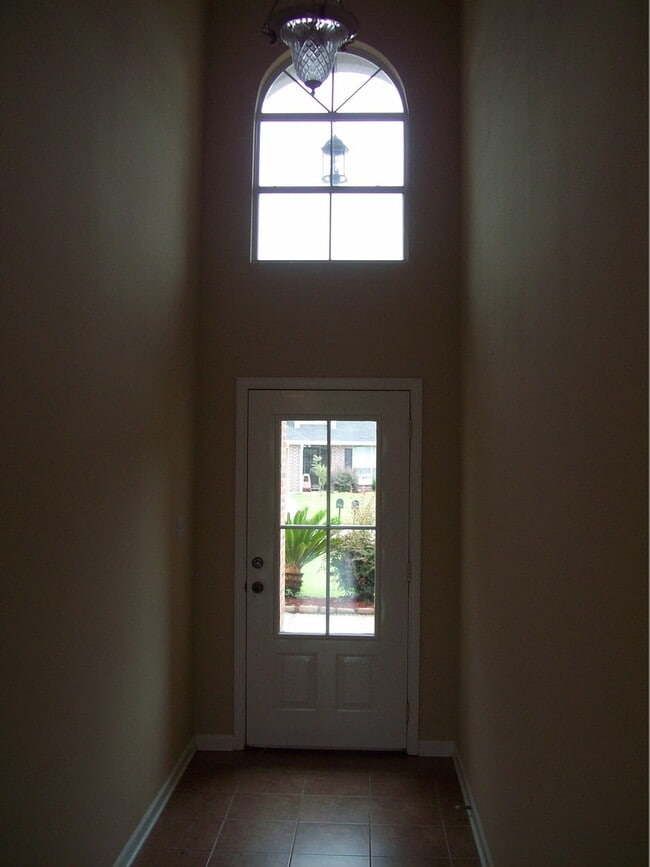 Building Photo - 26043 Wimbledon Dr