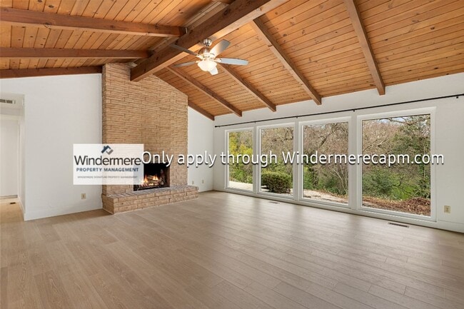 Building Photo - Fabulous Fair Oaks Home Available Now!